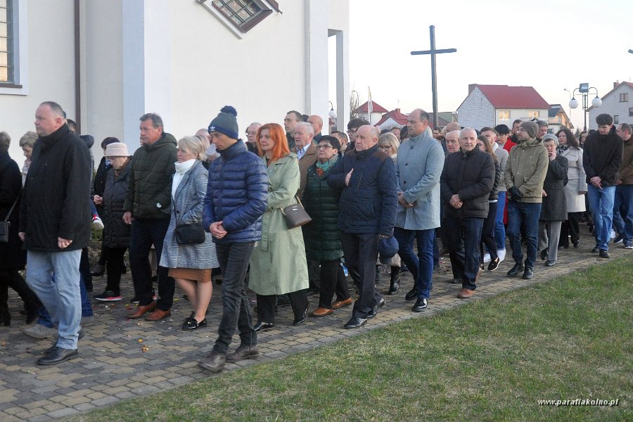 15 Procesja rezurekcyjna.jpg